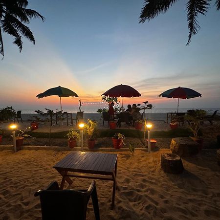 Alivious Beach Homestay Alappuzha Esterno foto