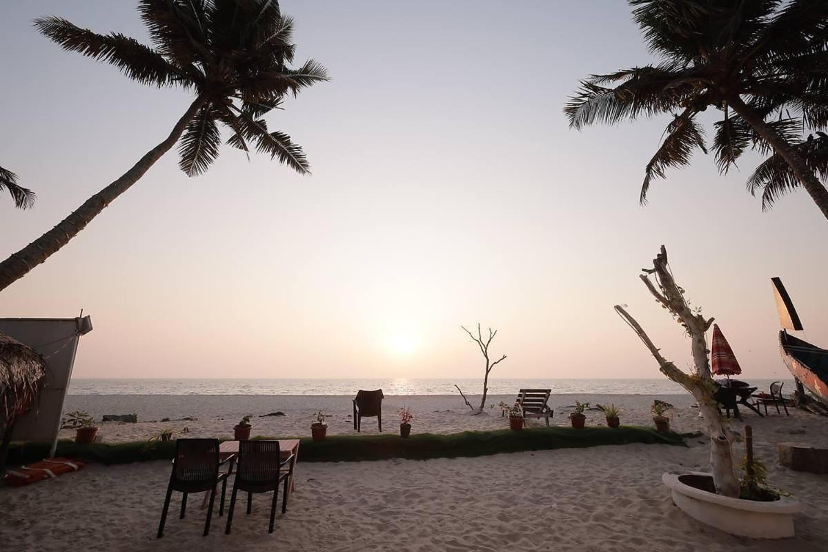 Alivious Beach Homestay Alappuzha Esterno foto