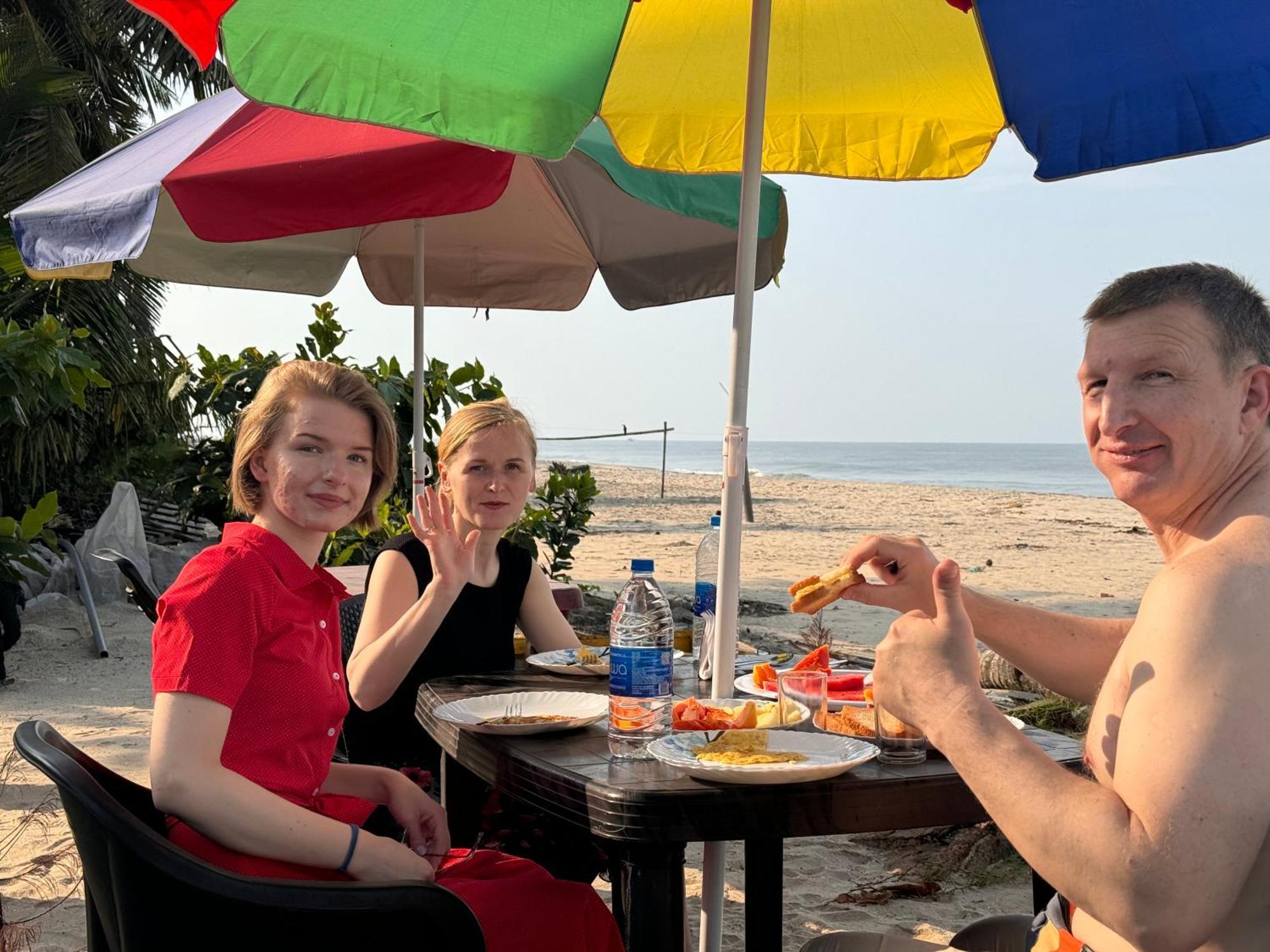 Alivious Beach Homestay Alappuzha Esterno foto