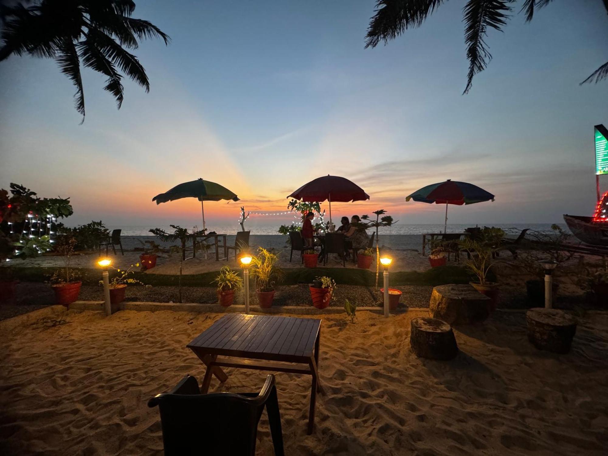 Alivious Beach Homestay Alappuzha Esterno foto