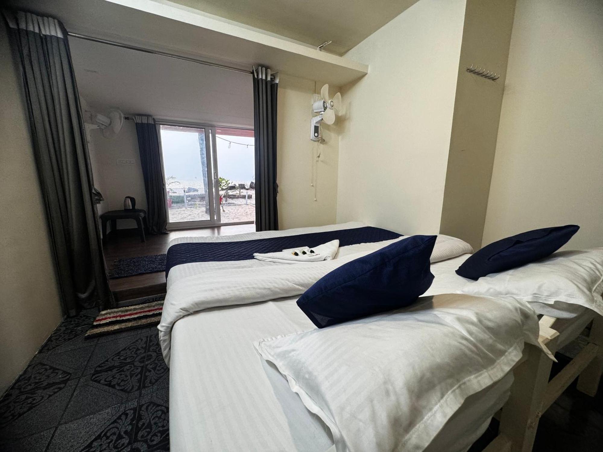 Alivious Beach Homestay Alappuzha Esterno foto