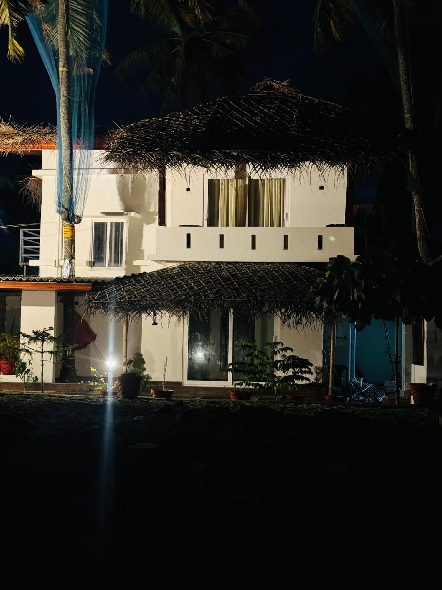 Alivious Beach Homestay Alappuzha Esterno foto