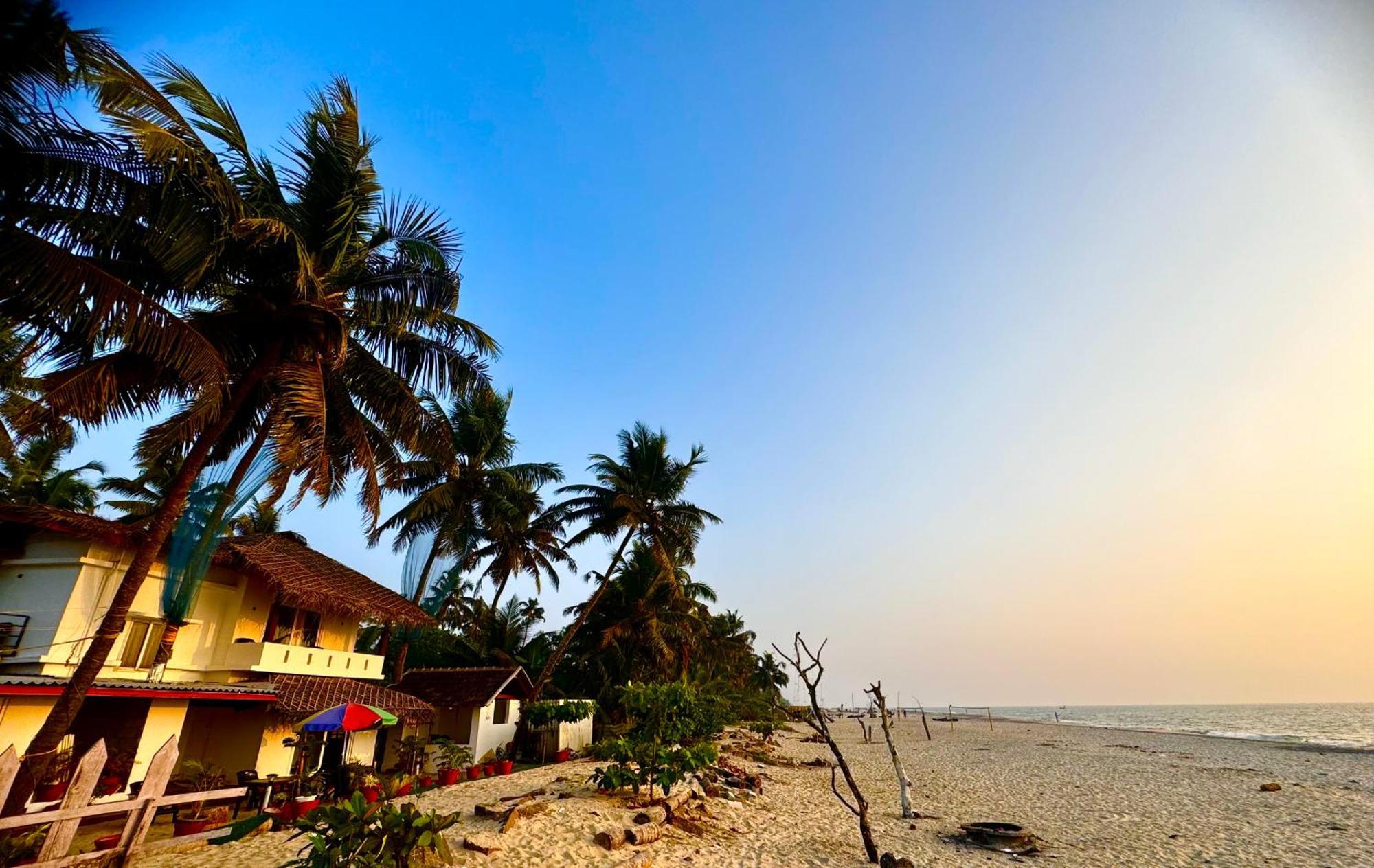 Alivious Beach Homestay Alappuzha Esterno foto