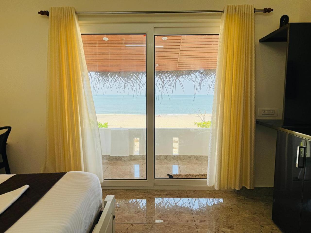 Alivious Beach Homestay Alappuzha Esterno foto