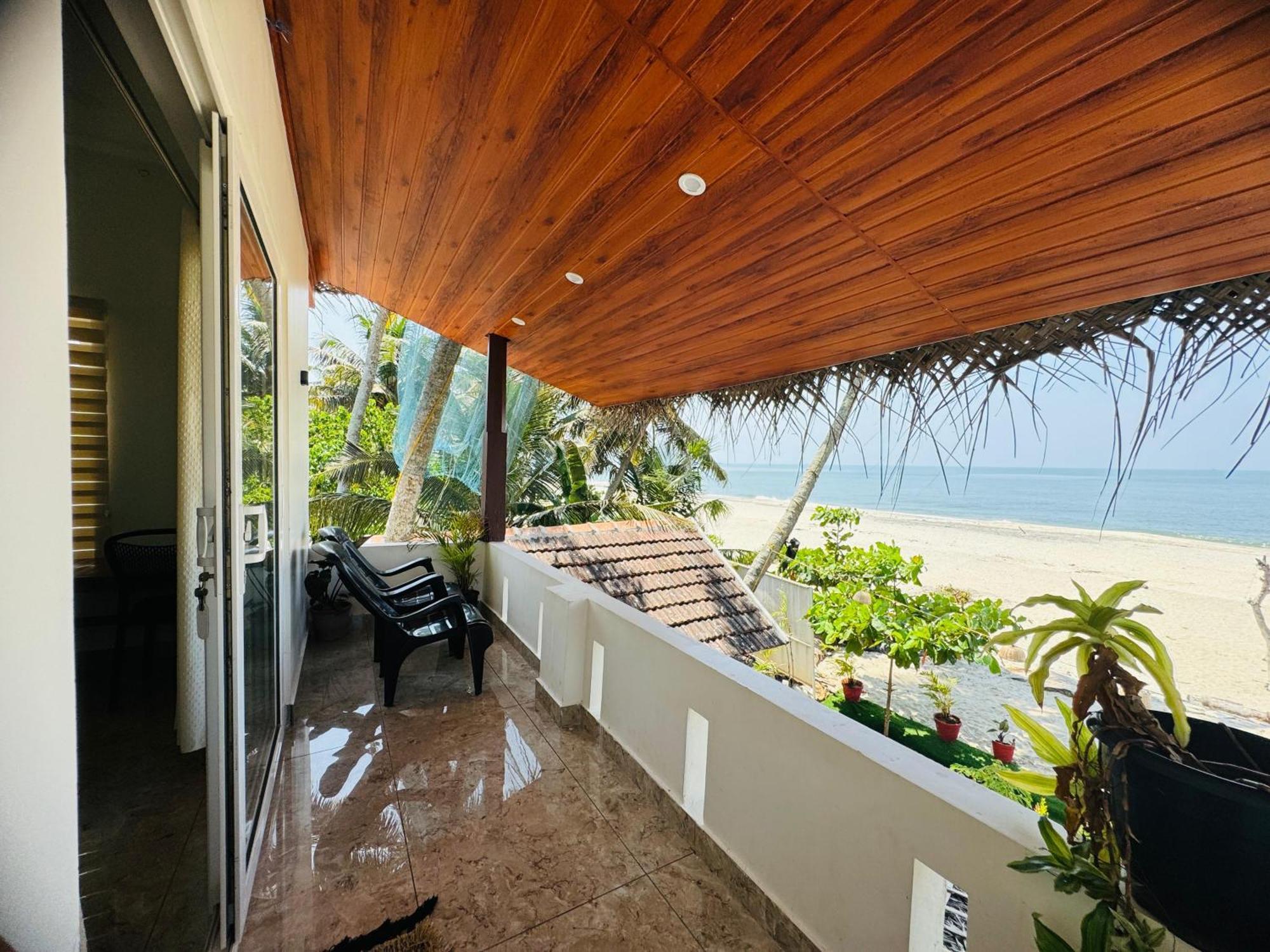 Alivious Beach Homestay Alappuzha Esterno foto