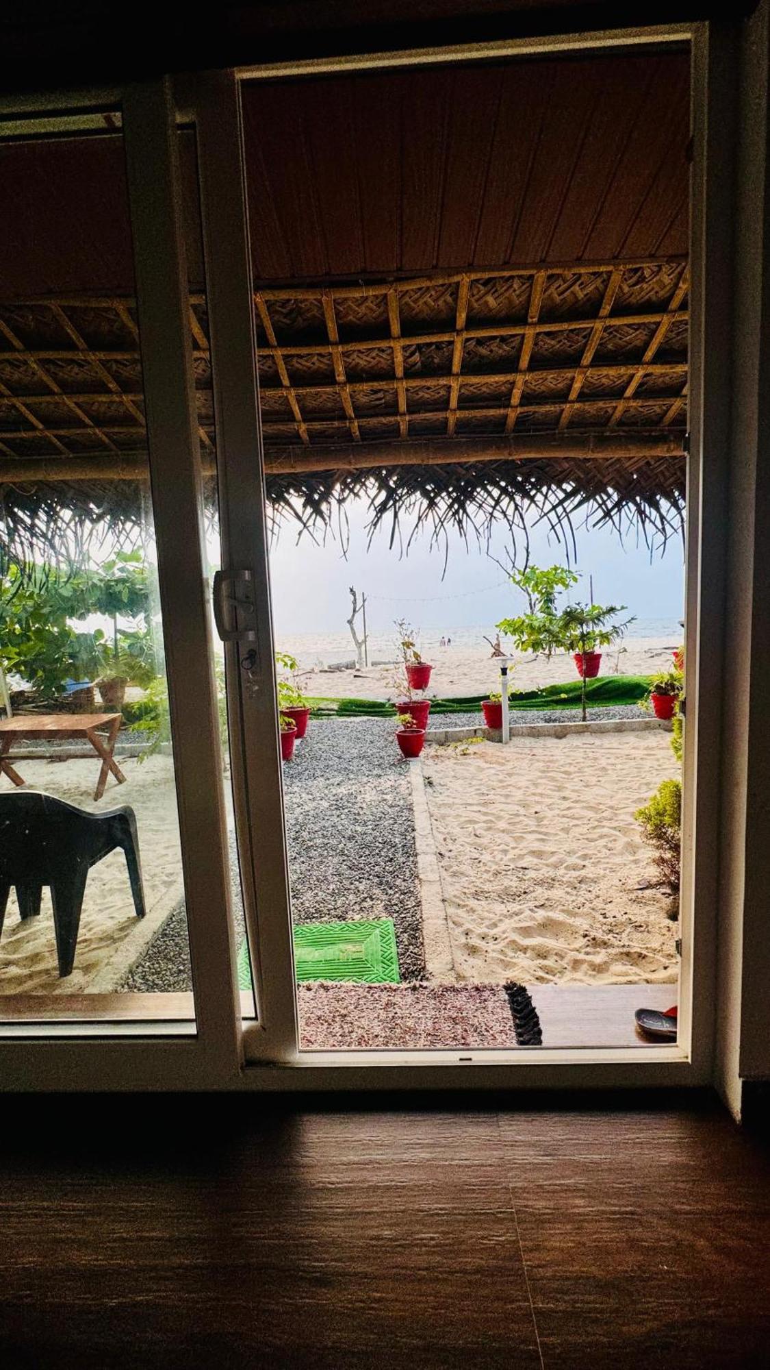 Alivious Beach Homestay Alappuzha Esterno foto