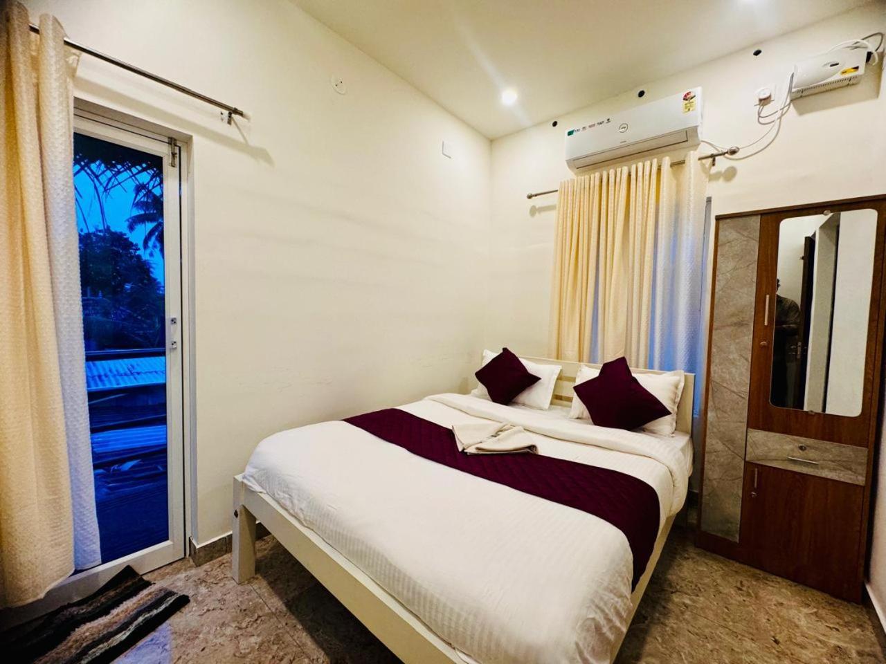 Alivious Beach Homestay Alappuzha Esterno foto