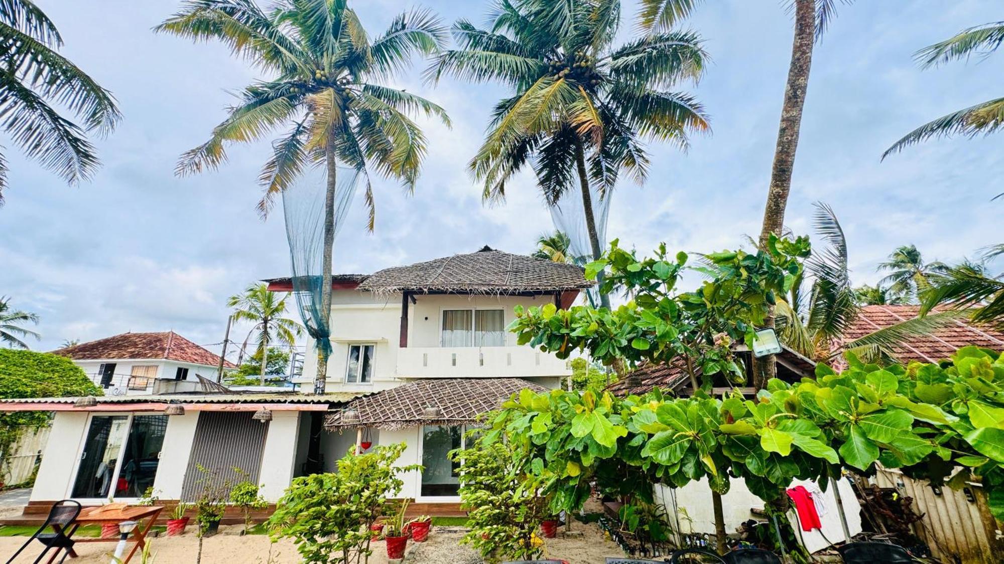 Alivious Beach Homestay Alappuzha Esterno foto