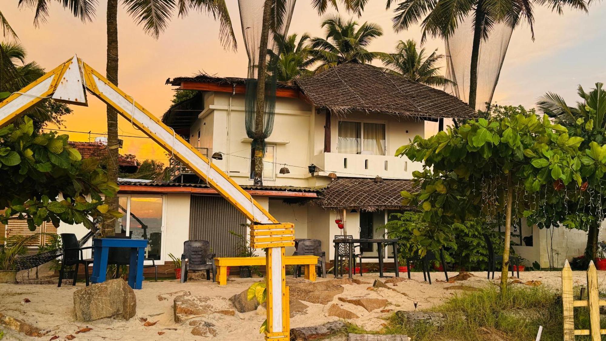 Alivious Beach Homestay Alappuzha Esterno foto
