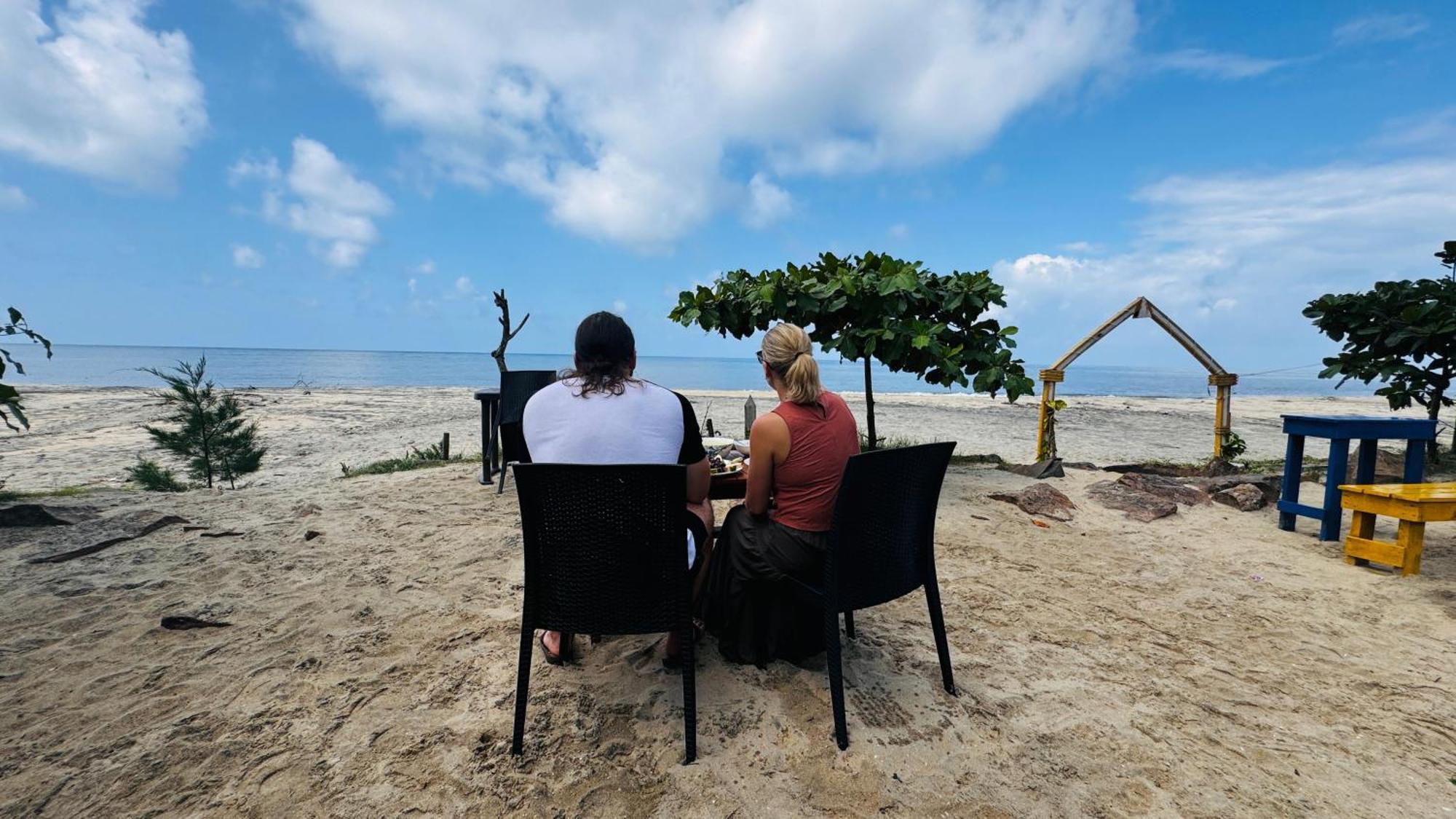 Alivious Beach Homestay Alappuzha Esterno foto